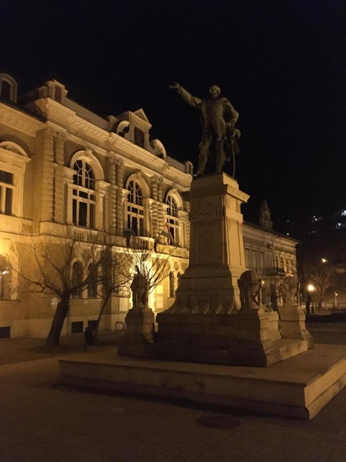 Appartamento Czingu-Lak Miskolc Esterno foto