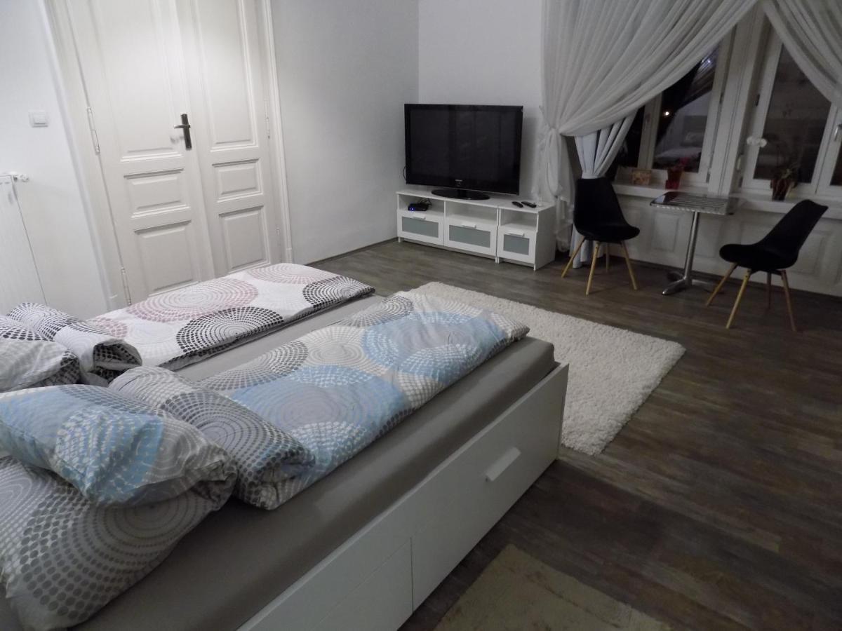 Appartamento Czingu-Lak Miskolc Esterno foto