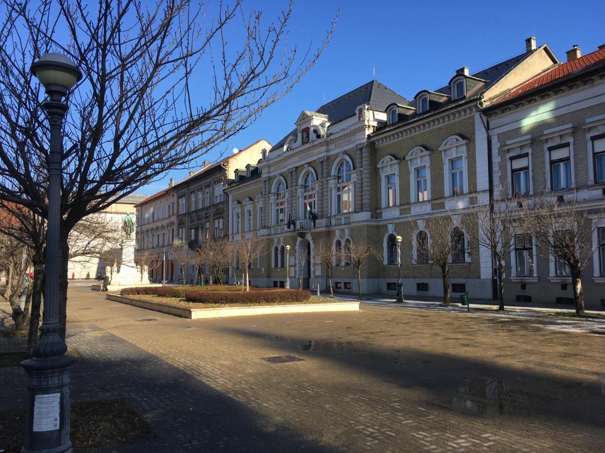Appartamento Czingu-Lak Miskolc Esterno foto